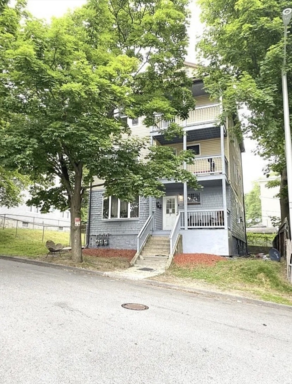 11 Leon St in Worcester
