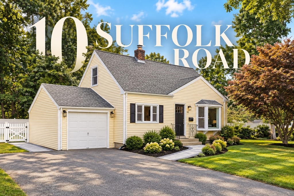 10 Suffolk Rd in Sharon