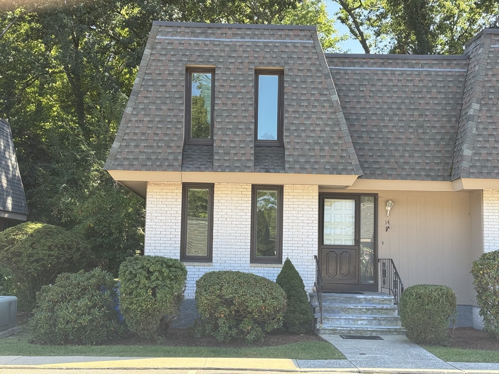 14 Grove Sq #14 in Randolph