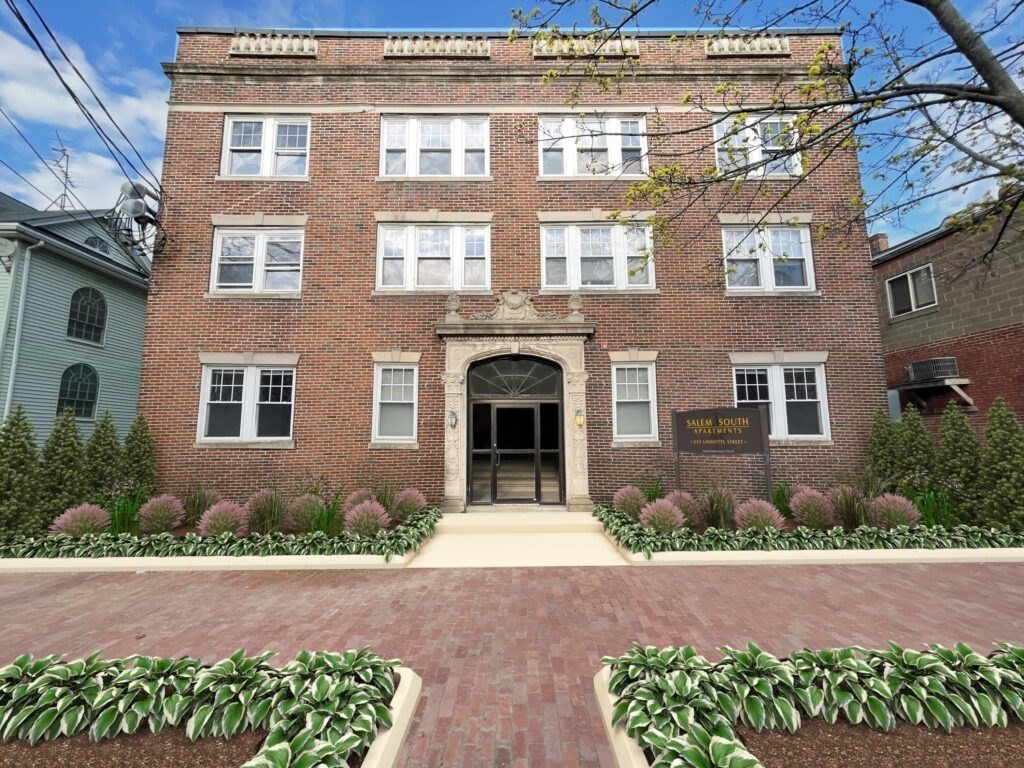 233 Lafayette in Salem