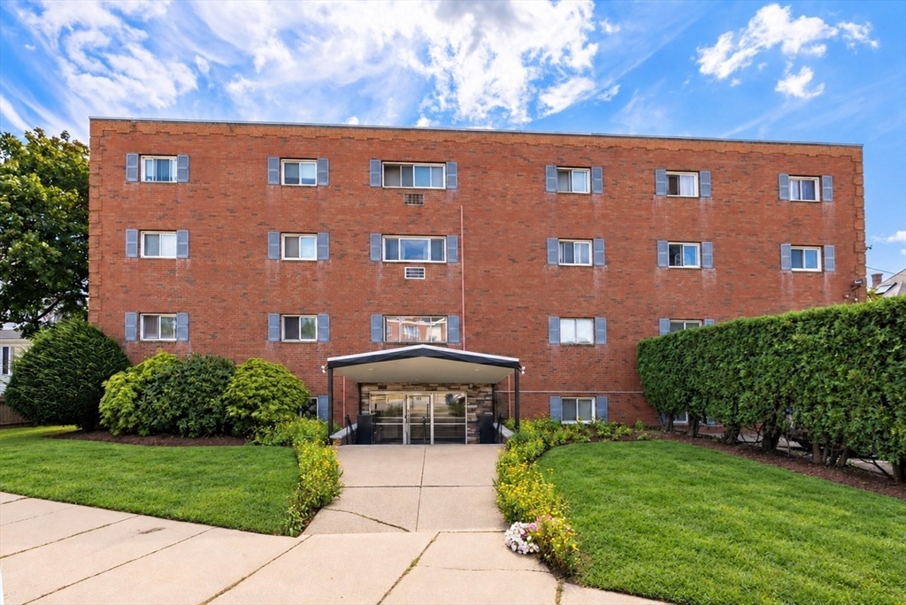 183 Mt Auburn St #15 in Watertown