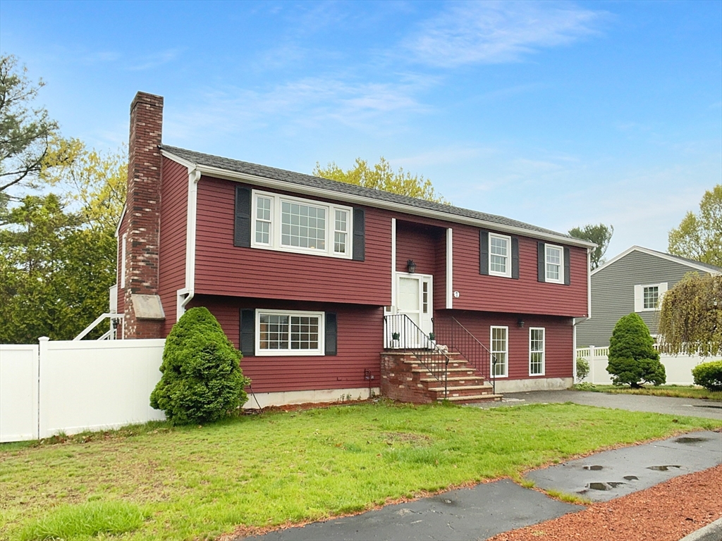 7 Nirvana Dr in Saugus