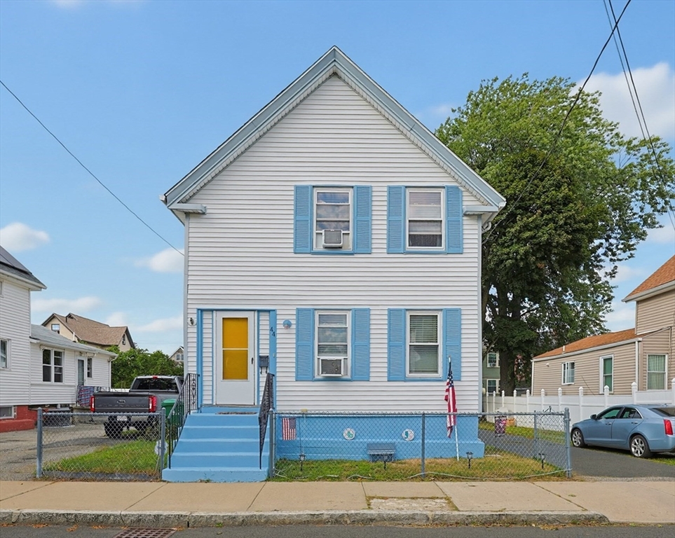 44 Myrtle St in Medford