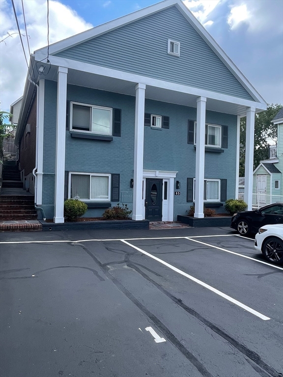 65 Woodlawn Avenue in Chelsea