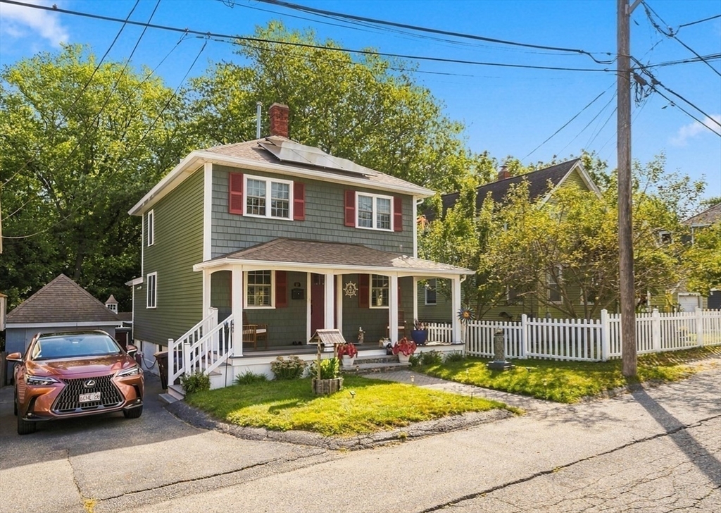 17 Bicknell Road in North Weymouth