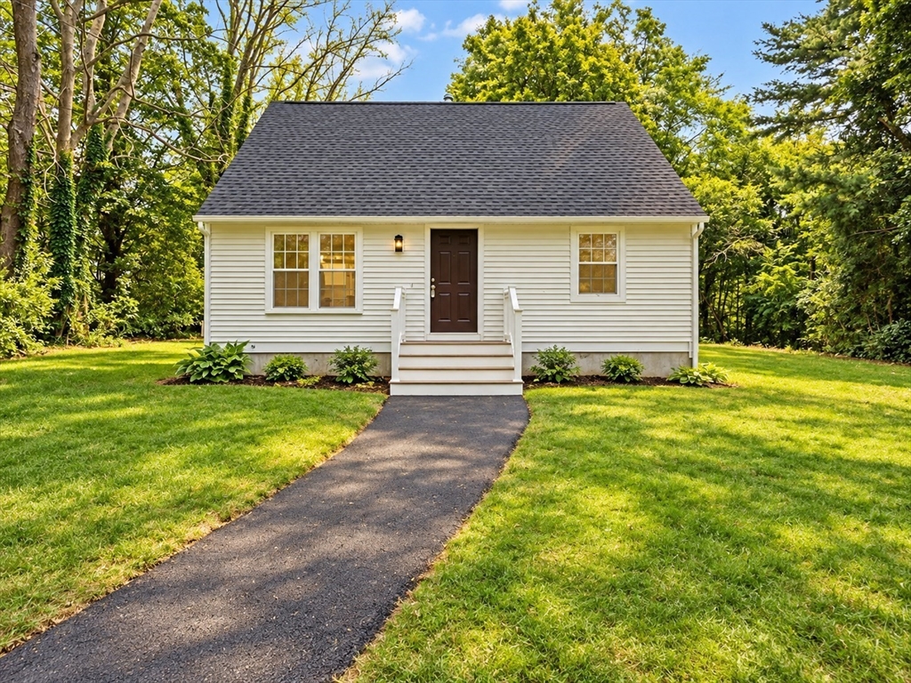1088 Middleboro Ave in East Taunton