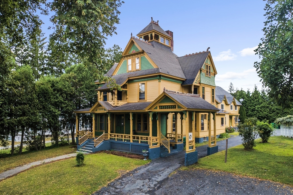 33-35 Prescott St in Clinton