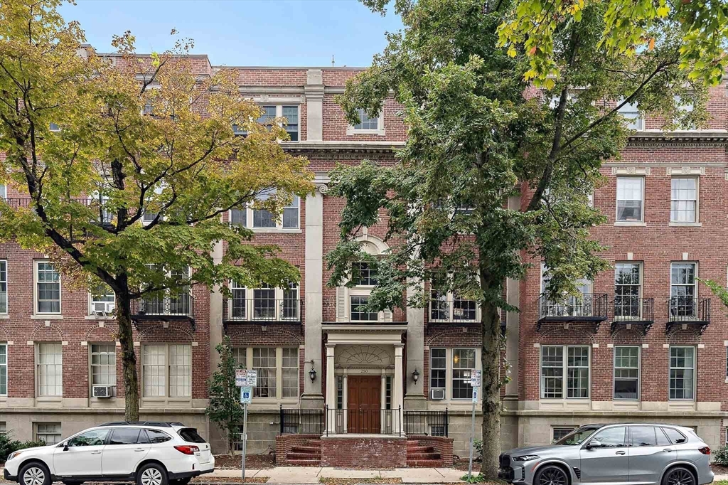 250 Brattle Street #22 in Cambridge