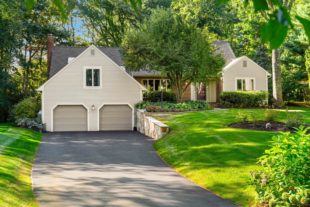 1 Breckenridge Road in North Andover