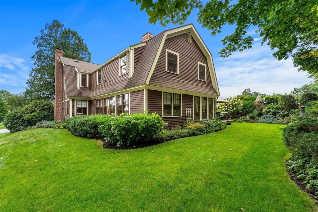 36 Cross St in Topsfield