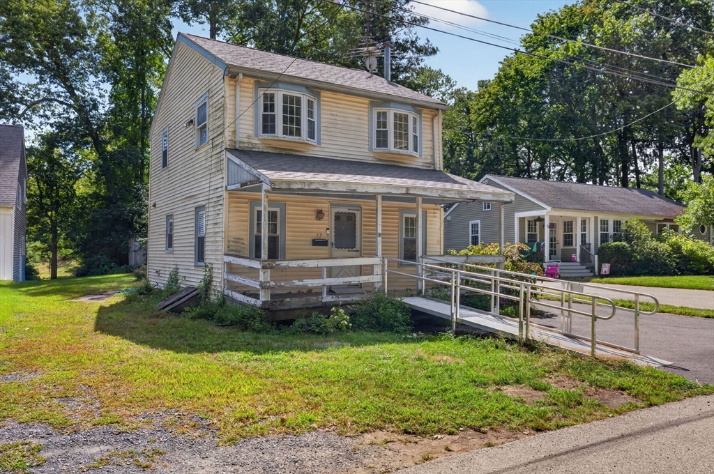 17 W Cedar Rd in Norfolk