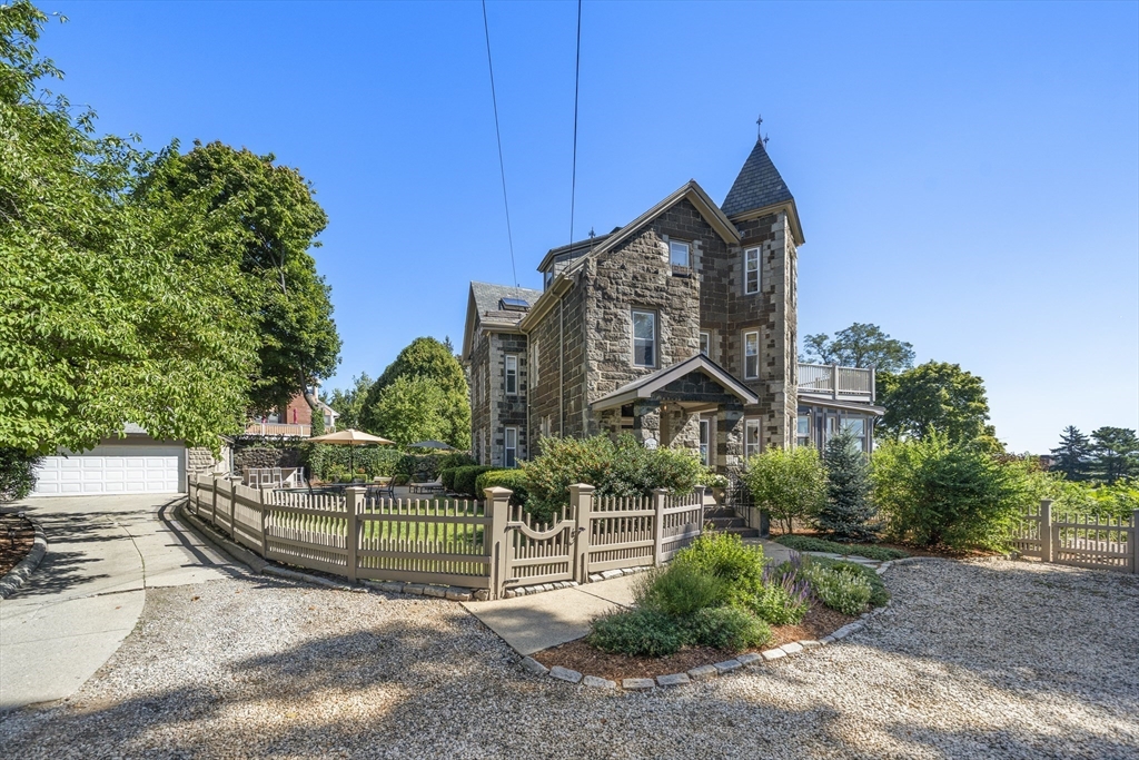 35 Grandview Ave #1 in Medford