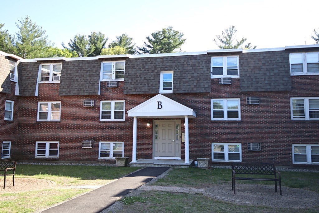 870 Haverhill St #3B in Rowley