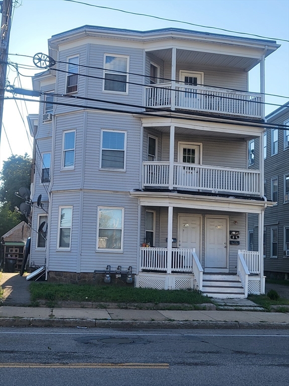 809 Warren Ave in Brockton