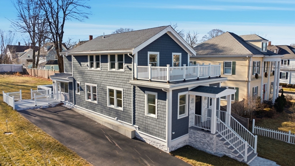 442 High St in Dedham
