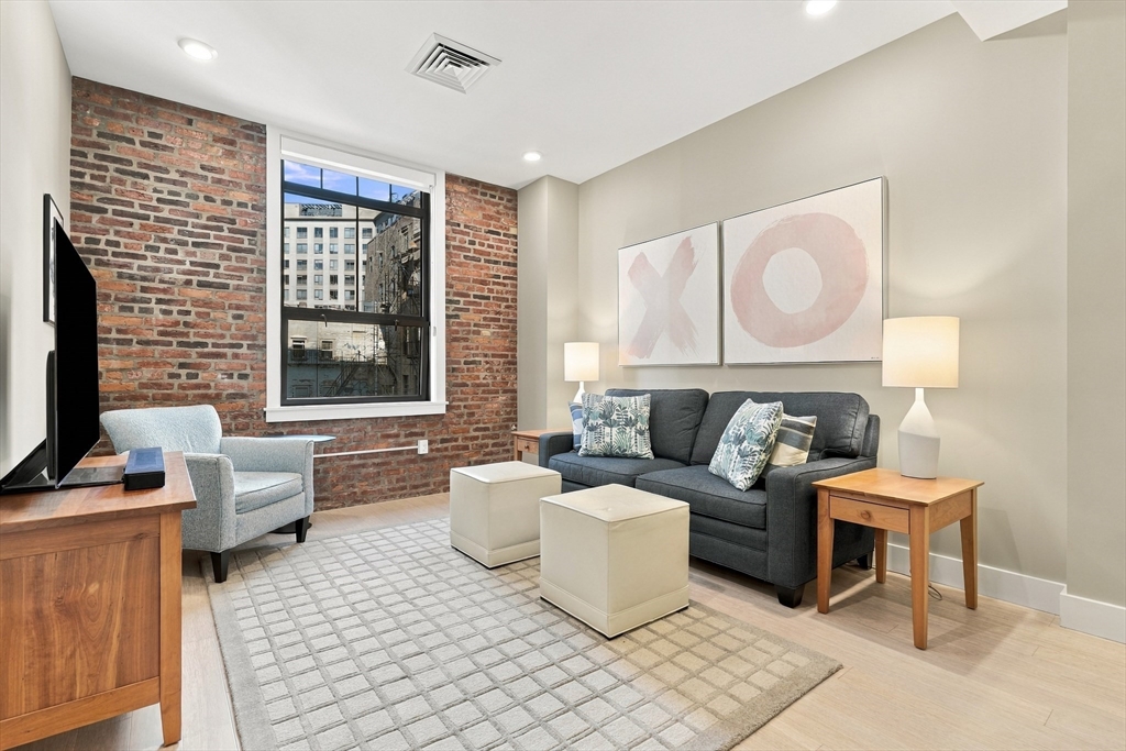 121 Portland St #302 in Boston