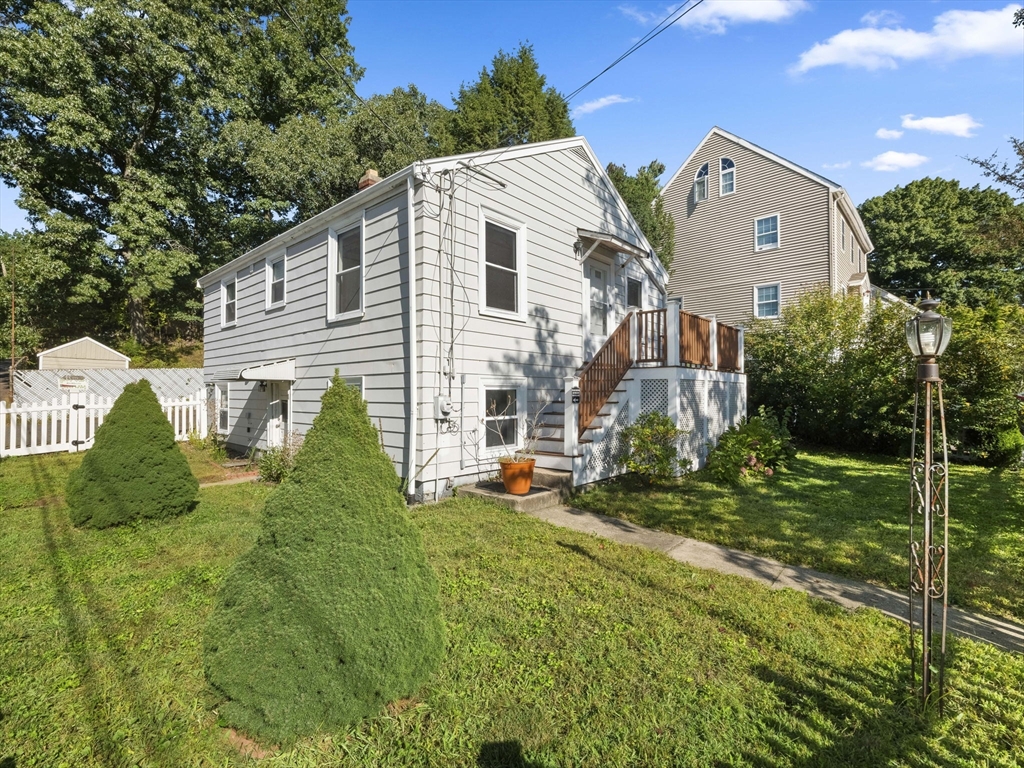 4 Ralph St in Medford