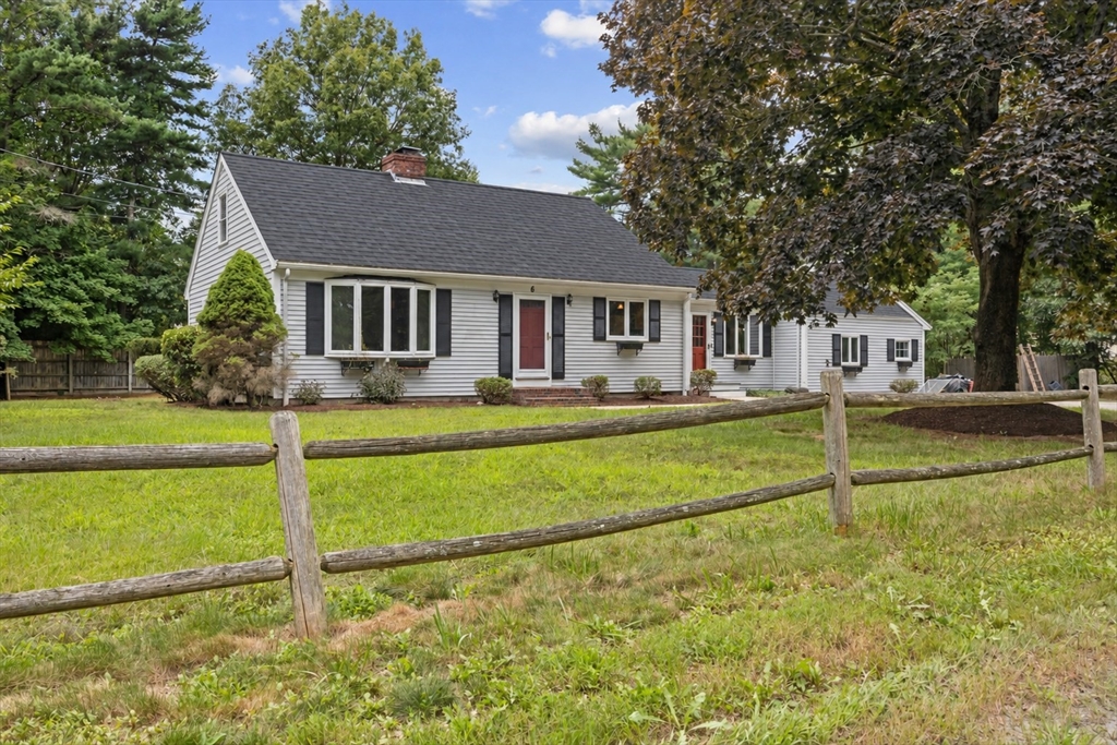 6 Crocker St in Middleboro