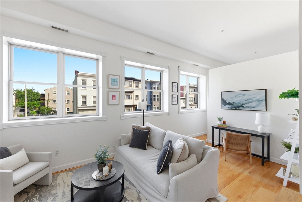 156 Chelsea Street #201 in Boston