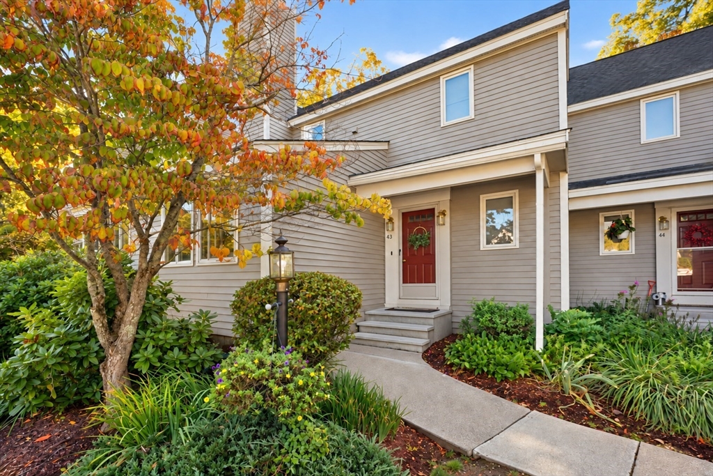 43 Brickett Hill Circle #43 in Haverhill