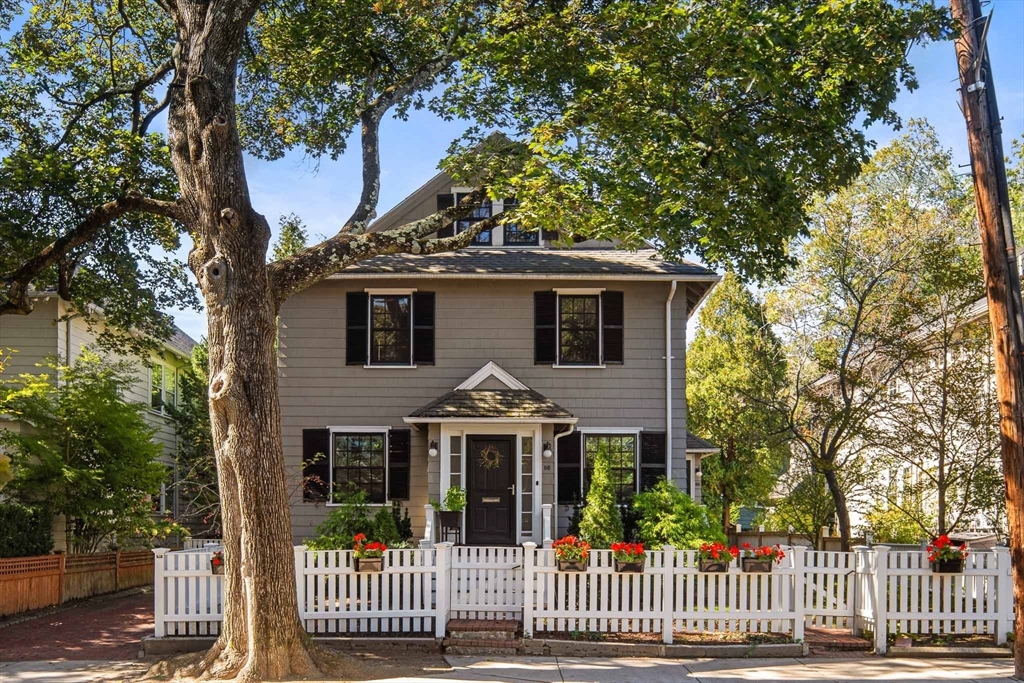 86-88 Grozier Rd in Cambridge