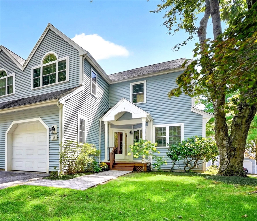 18 Knollwood Court #18 in Burlington