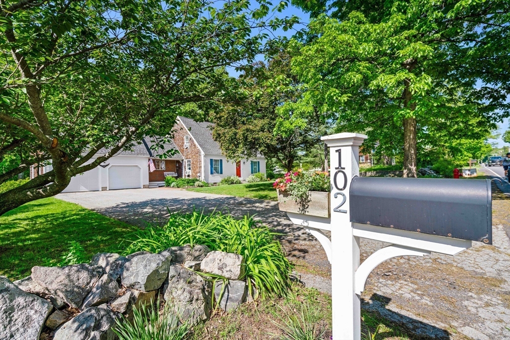 102 Elm St in Byfield