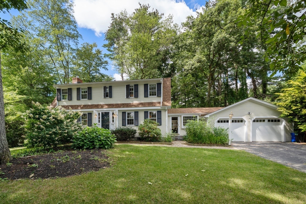 14 Thoreau Rd in Acton
