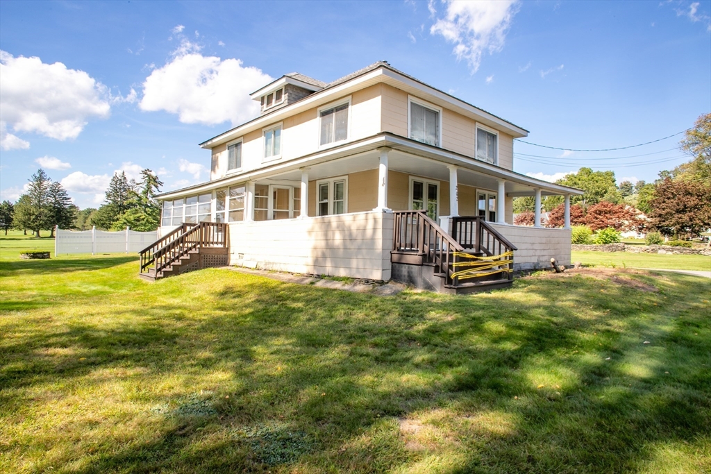202 Pierce St in Leominster