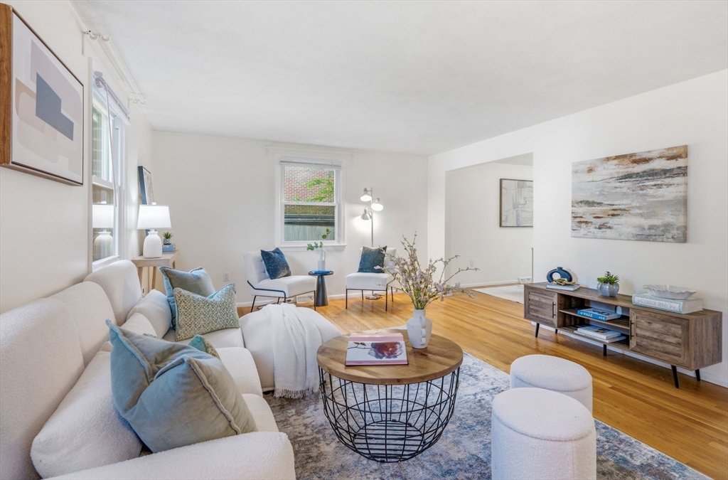 118-120 Edinboro St #118 in Newtonville