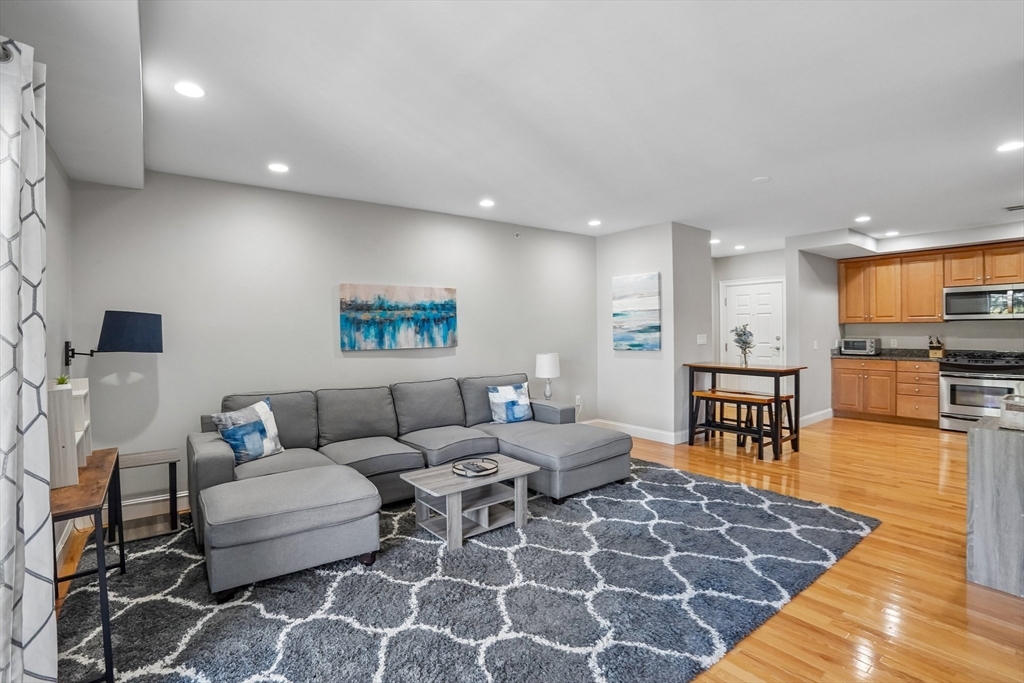 328 Copeland St #3A in Quincy