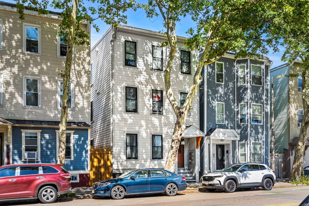 310 Chelsea St in Boston