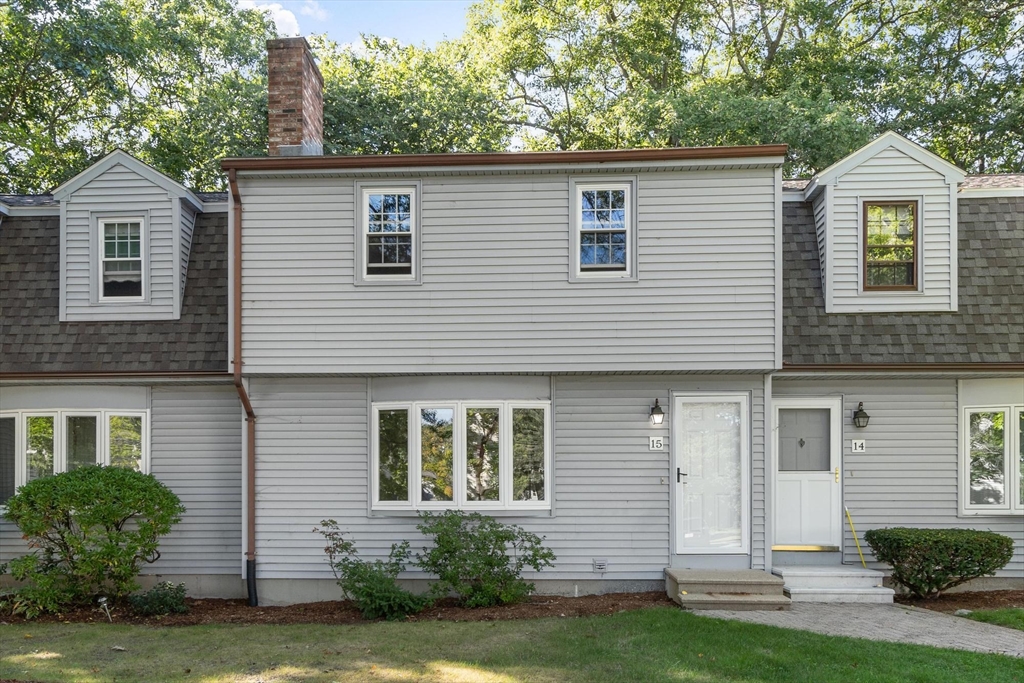 15 Tiffany Cir #15 in Millbury