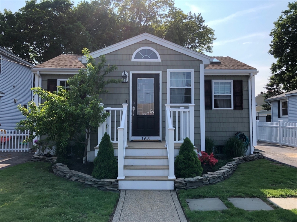 165 Albatross Rd in Quincy