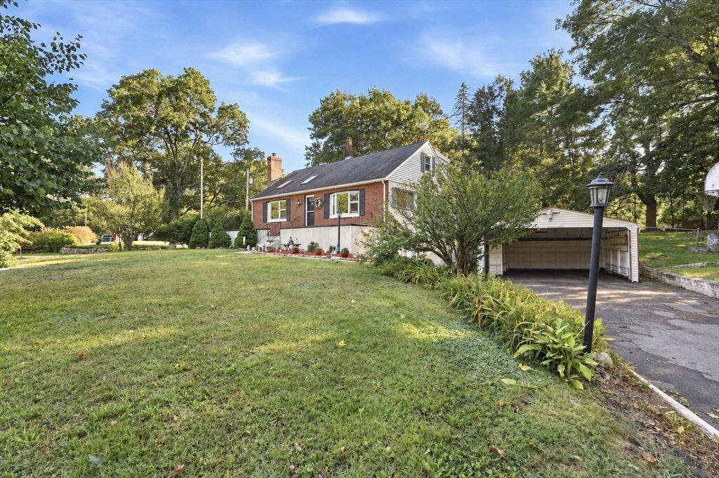 189 Allen Road in Billerica