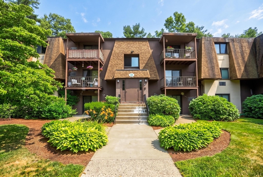 491 W Central St #D2 in Franklin