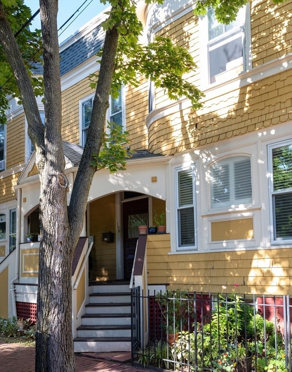 199-201 Hamilton Street #2 in Cambridge