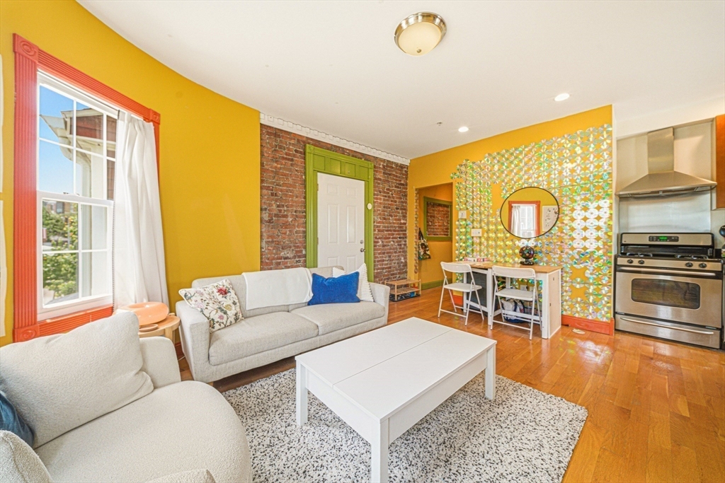 12-14 Everett St #202 in Allston