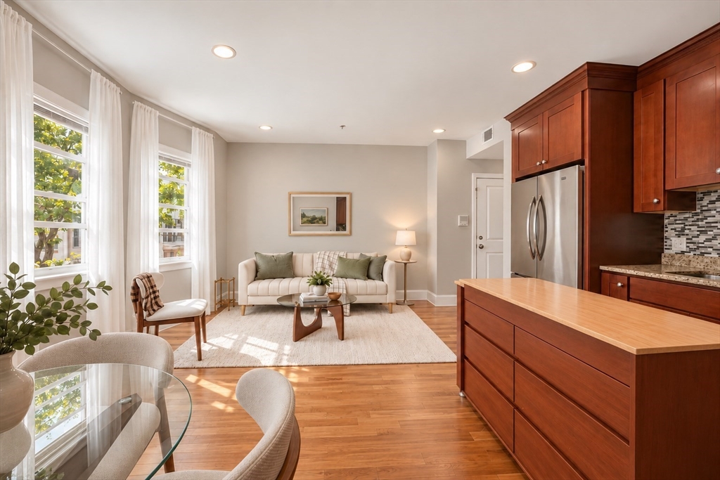 106 Walnut St #4 in Somerville
