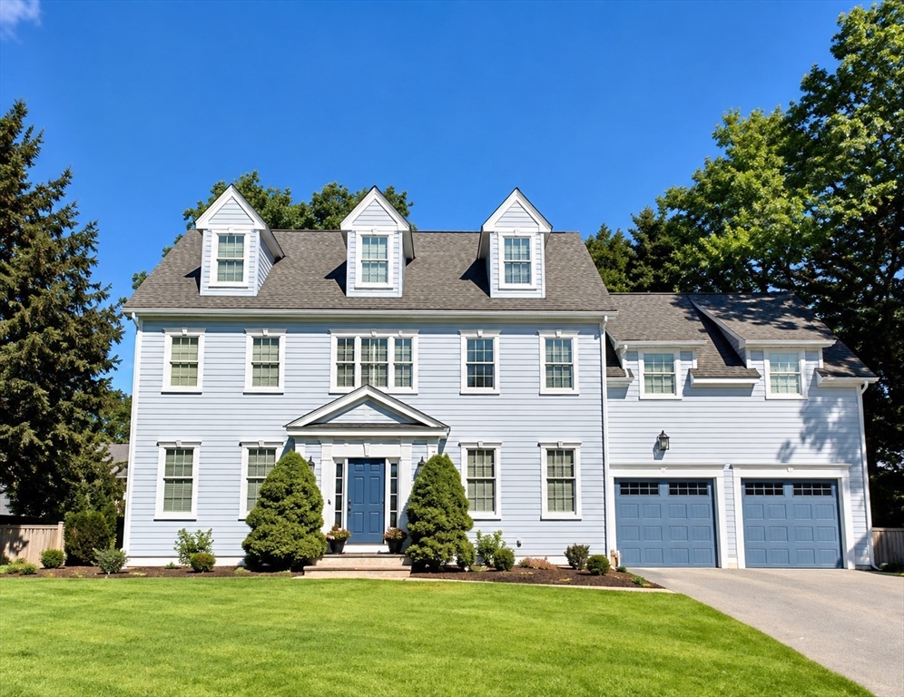 3 Macarthur Rd in Wellesley