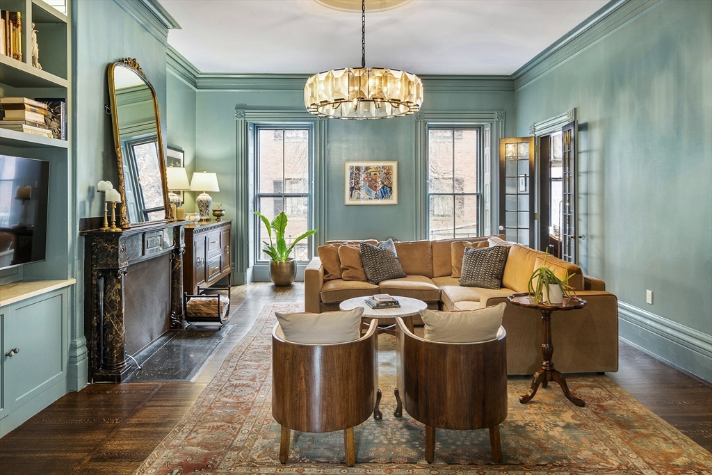 53 Mount Vernon St #II in Boston