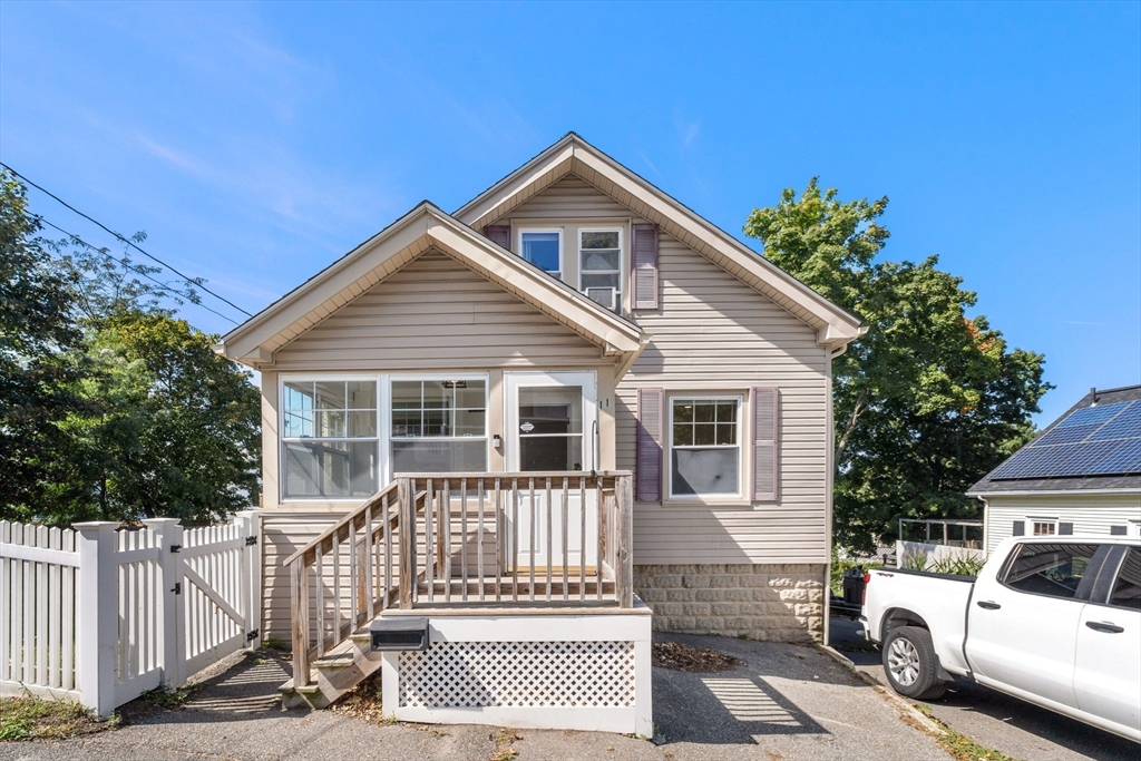 11 Clifton Ave in Saugus