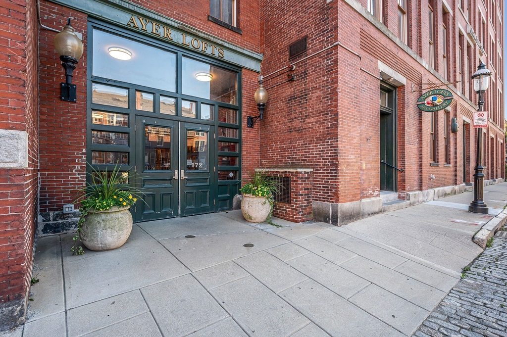172 Middle St #204 in Lowell