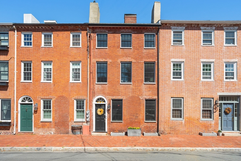 41 Middle St in Newburyport
