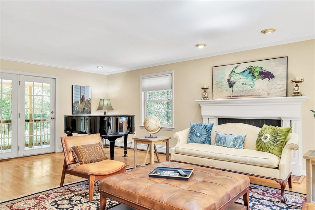 9 Solomon Pierce Rd in Lexington