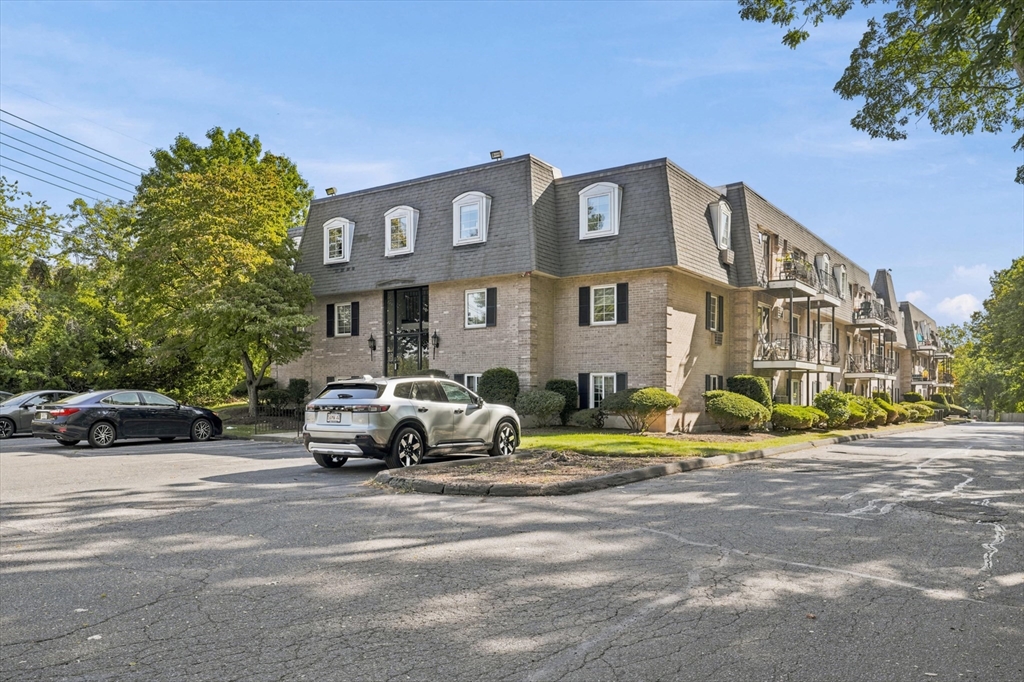 500 Northshore Rd #11A in Peabody