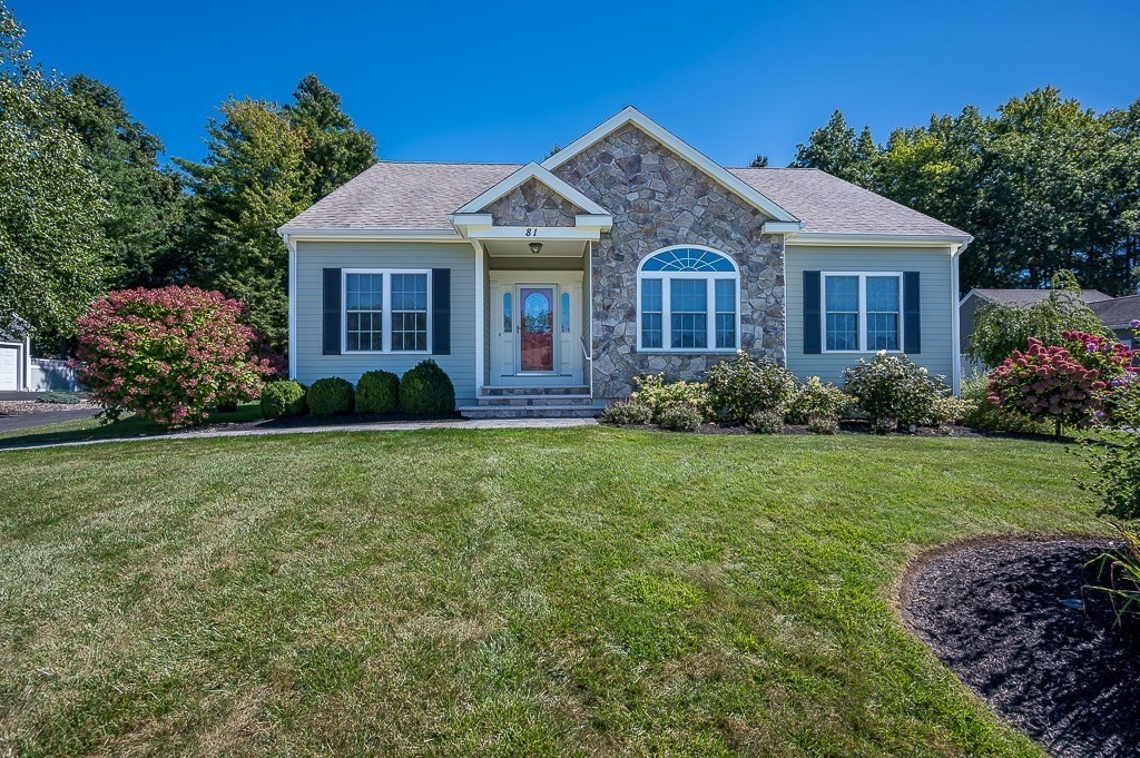 81 Nicholas Dr in Lancaster