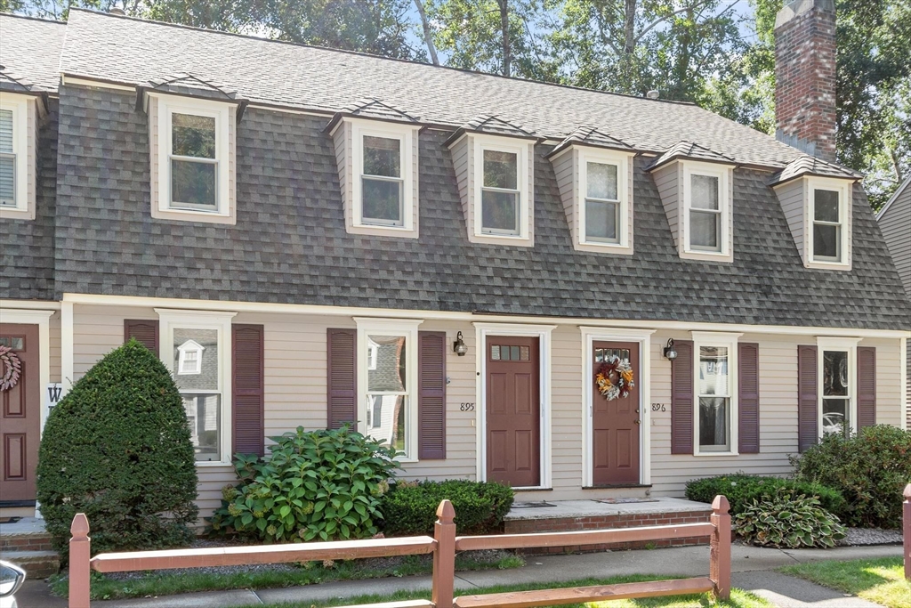 895 Wellman Avenue #895 in North Chelmsford