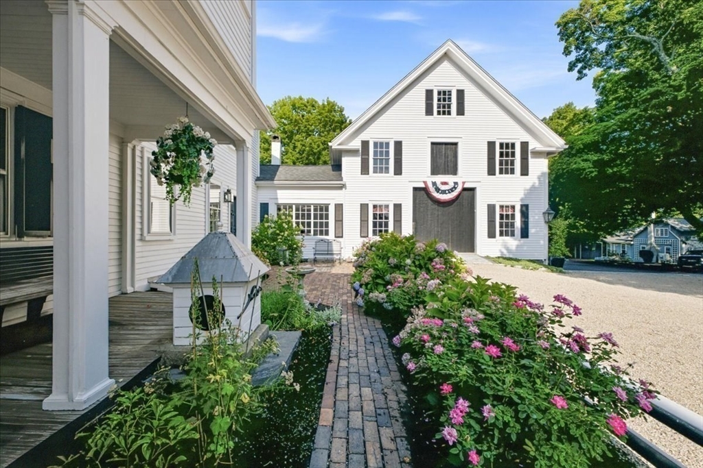 65 Washington St in Hanover