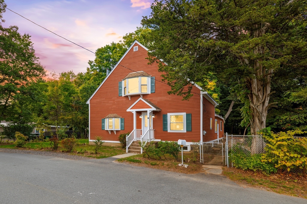 15 Friendship St in Billerica
